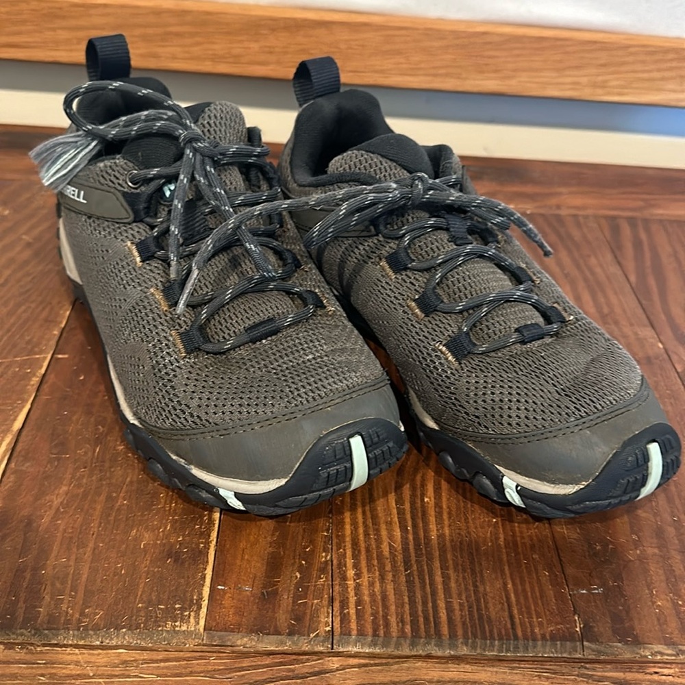 Merrell yakota 2 women’s size 7.5